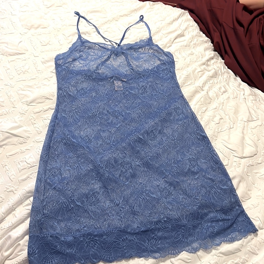 Sexy Victoria’s Secret slip on with lace 💙✨